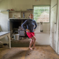 Options for leg alignment in eagle pose (garuda)